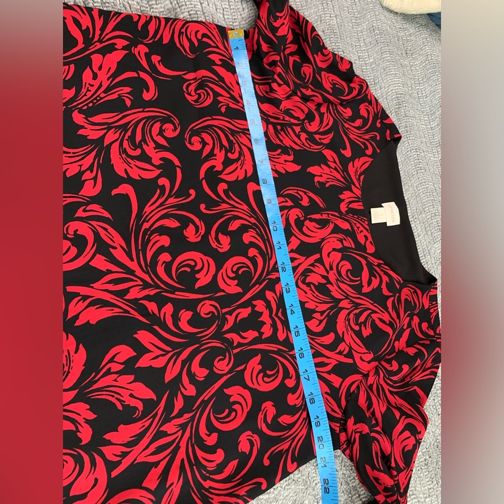 3/$30 Chicos Women's Size 1 Blouse Red Black High Low Lined Dressy  Floral Top - Picture 10 of 13